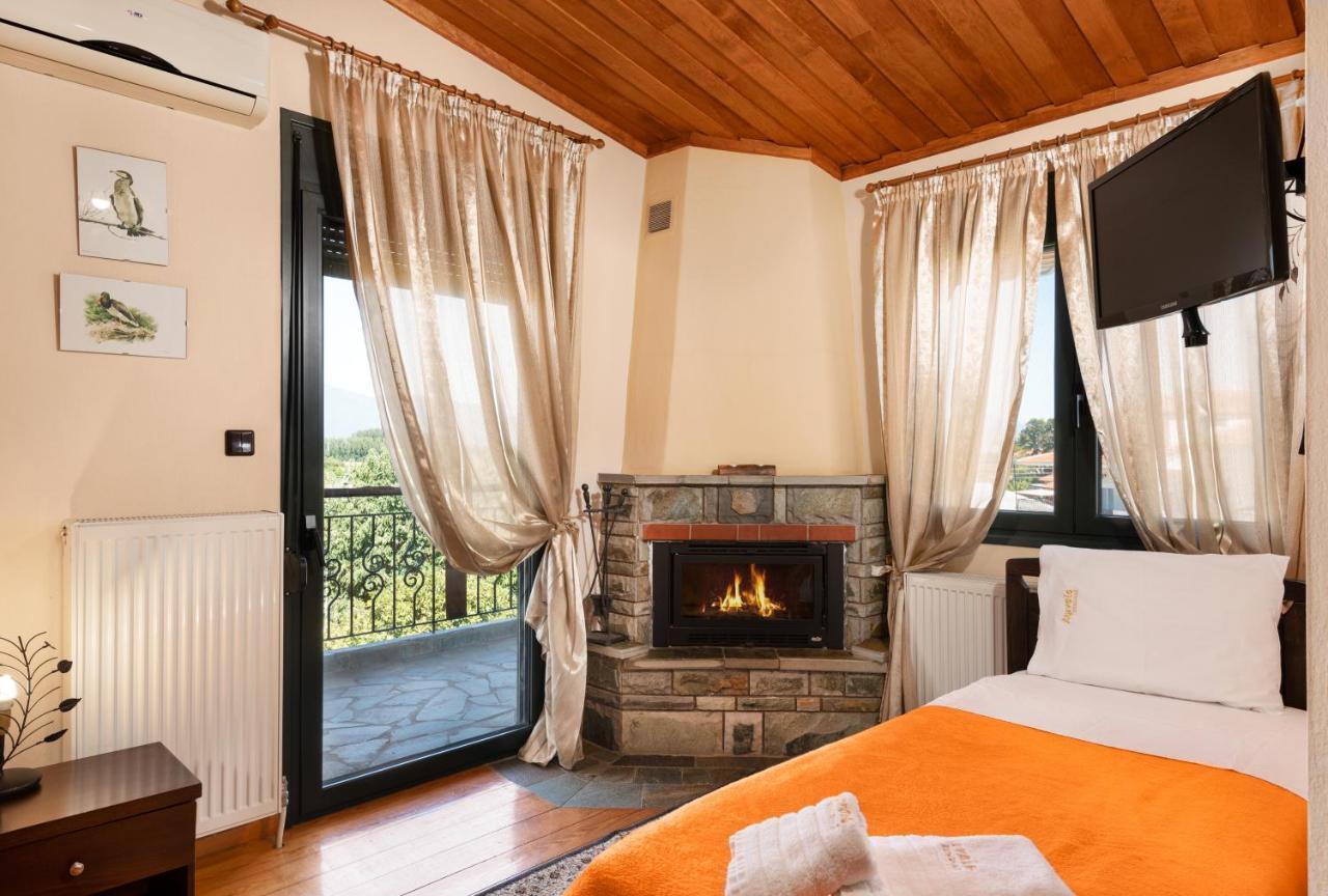 Limnaio Hotel Chrysohorafa ภายนอก รูปภาพ
