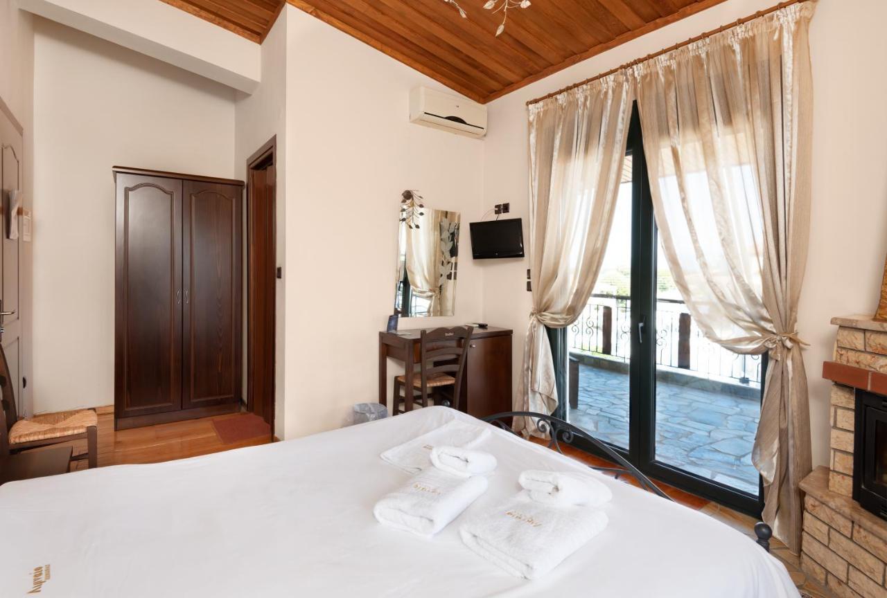 Limnaio Hotel Chrysohorafa ภายนอก รูปภาพ