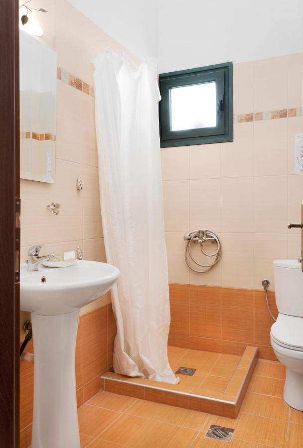 Limnaio Hotel Chrysohorafa ภายนอก รูปภาพ